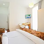 Valenti Rooms