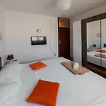 Apartment Mira