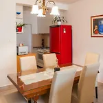 Apartment Mira