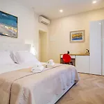 Best4Stay Luxury Rooms