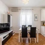 Luxury Apartment Karla