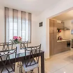 Varos Apartment