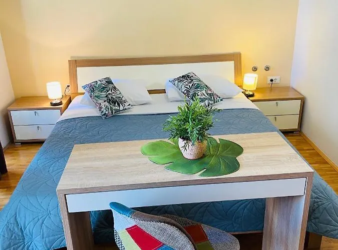 Apartmans And Rooms Madunic I