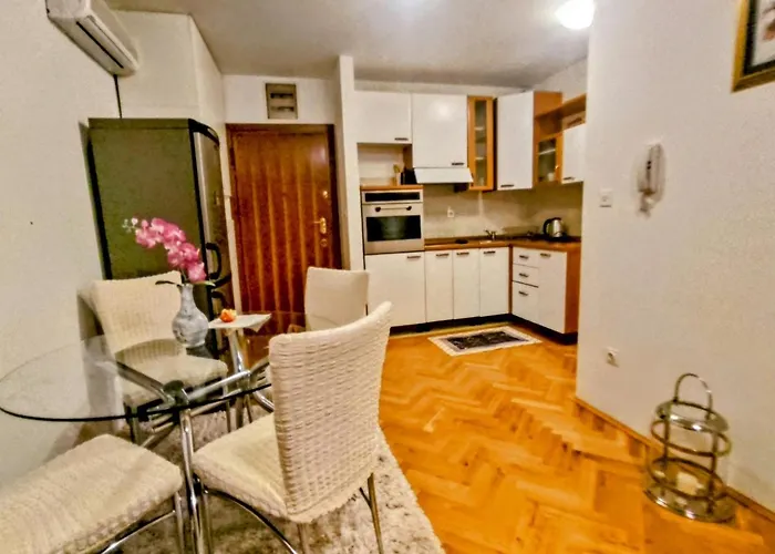 Idea\'S With Free Parking And Sea View