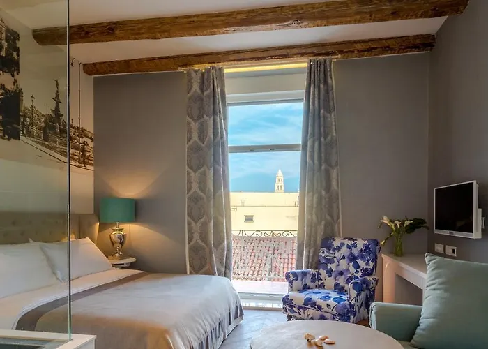 Procurator 7 Luxury Rooms