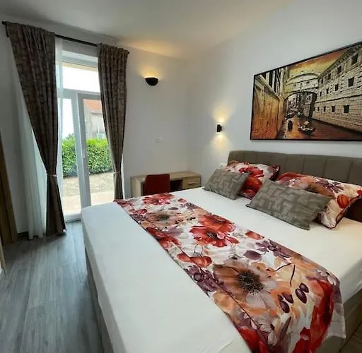 La2 Luxury Apartment Near Bacvice Beach