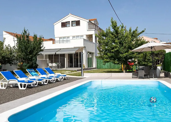 Lovely Home In Dugopolje With Wifi