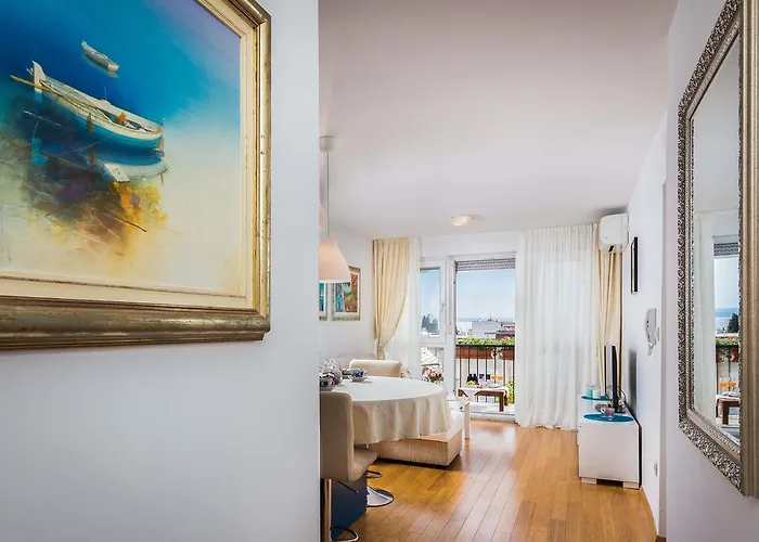 Art Of Split Apartment