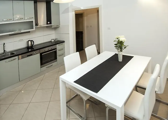 Znjan Beach Apartments