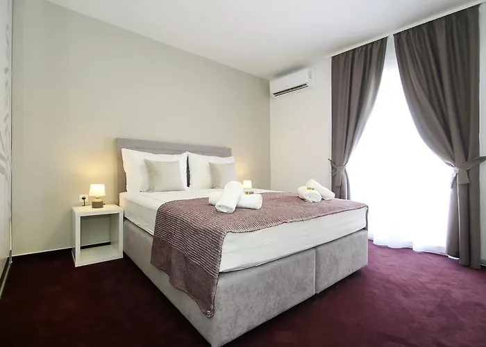 Maxim Rooms & Apartments
