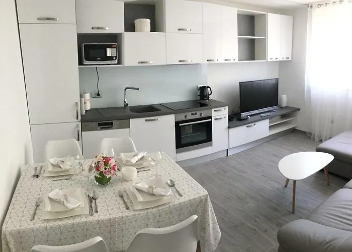 Central Beach Apartment