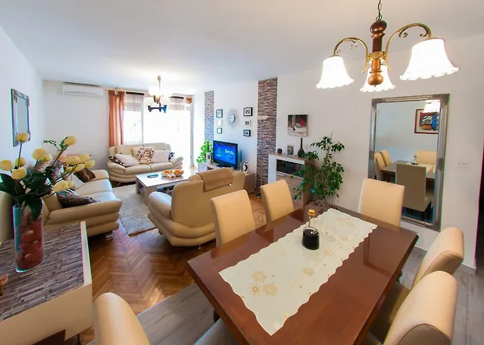 Apartment Mira