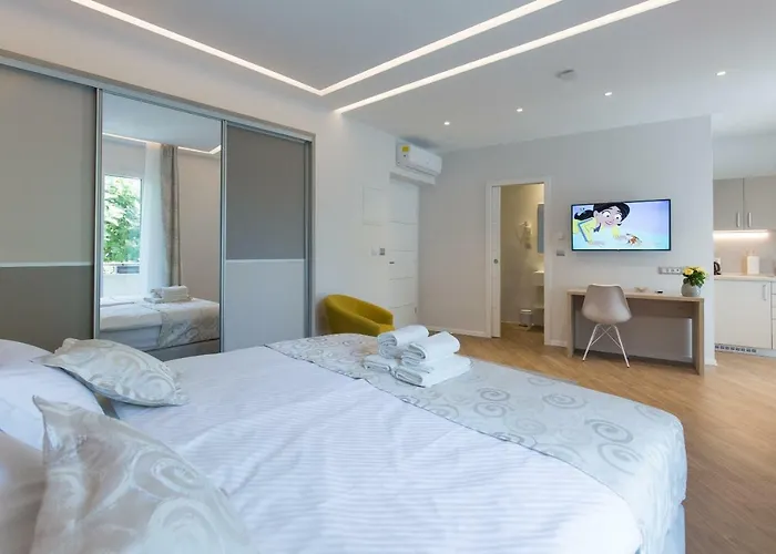 Aml Apartments