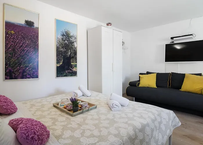 Guest House Babina - Apartments King & Queen