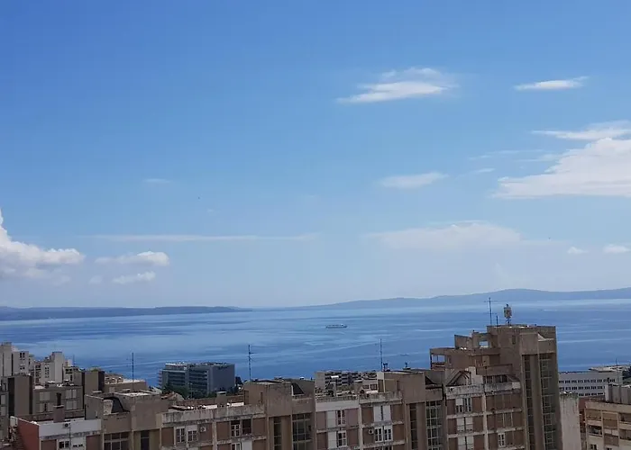 Leilani -Stunning View Apartment Near The Center!