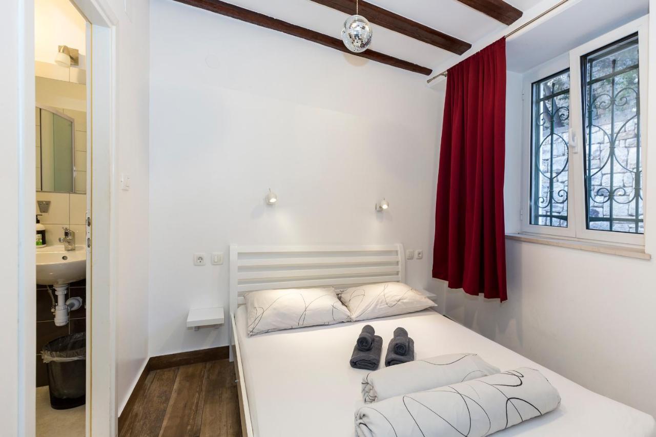 Apinelo & Guest house Split