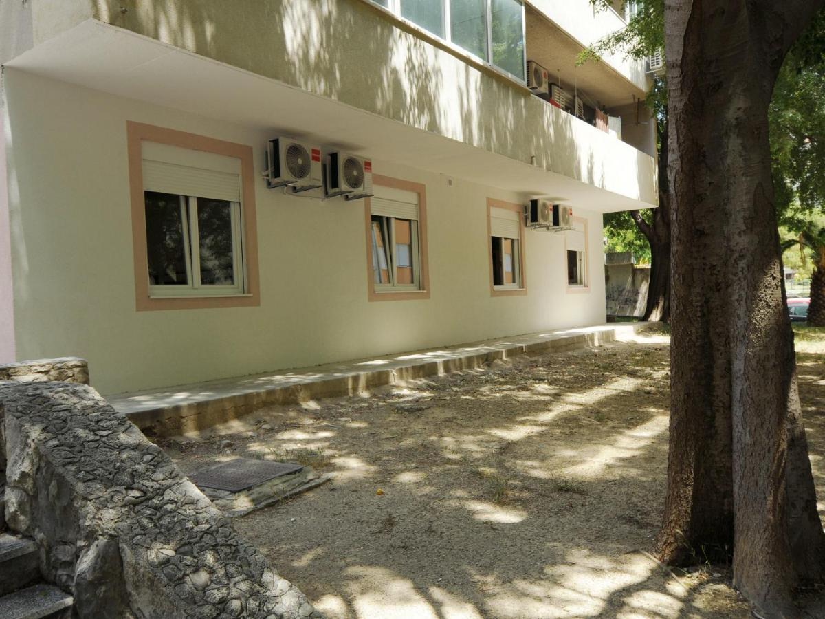 Oasis Hostel *