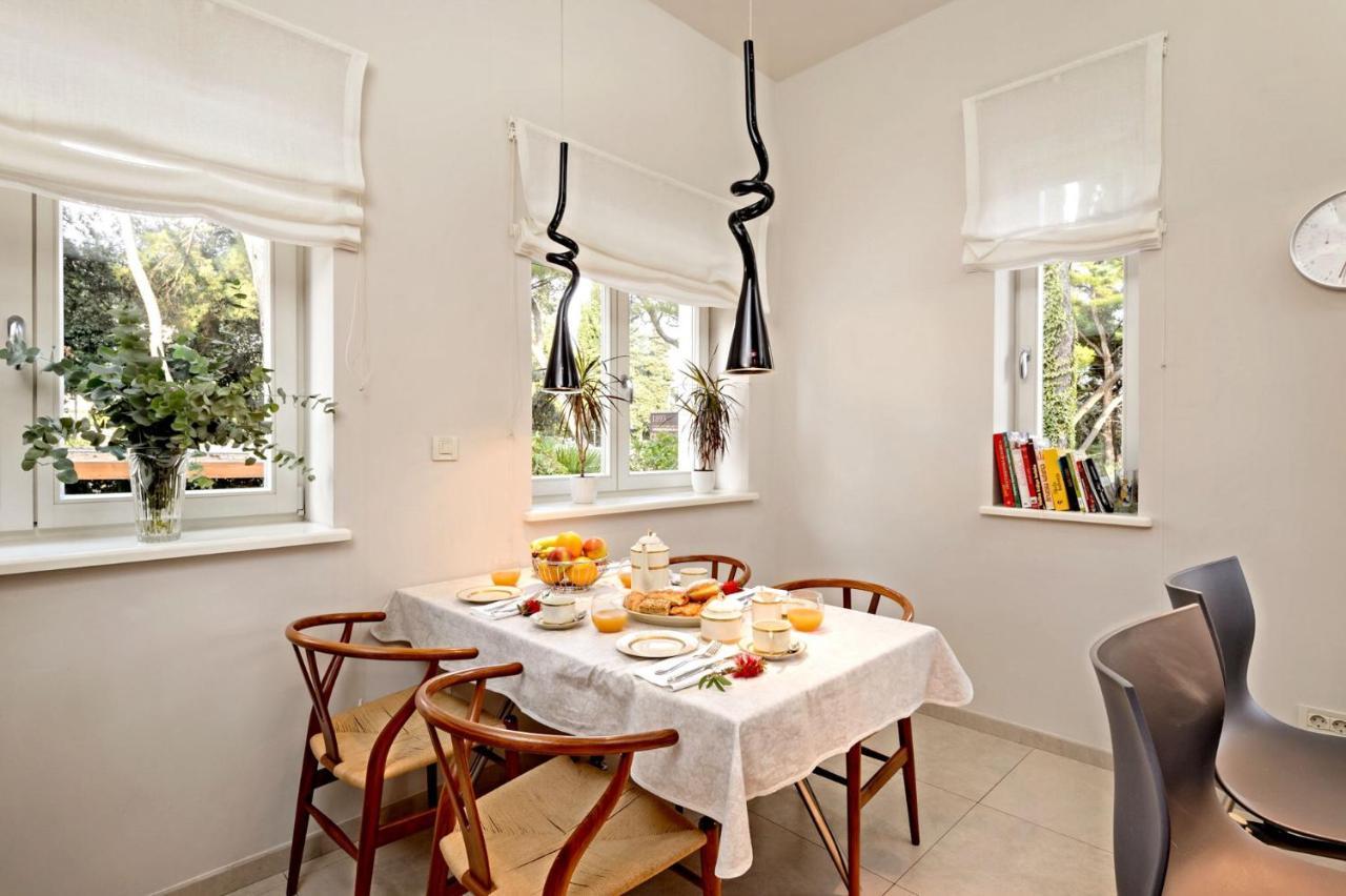 Villa Exclusive Seafront Villa 5 Bedrooms Villa Mestro Outdoor Pool Magical Sea Views Split *