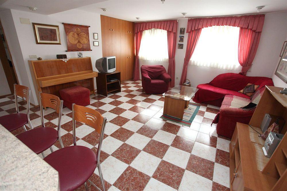 Peric Apartment *
