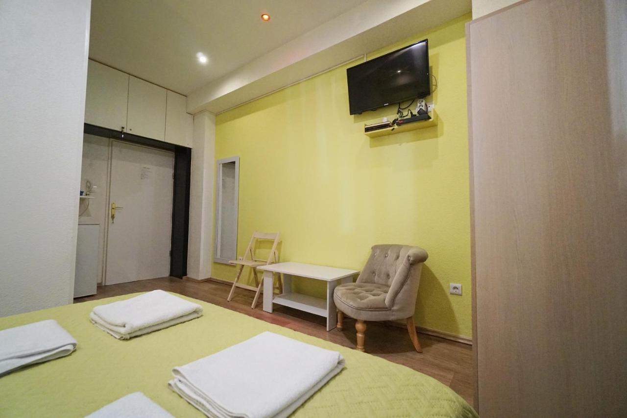 Oasis Hostel *