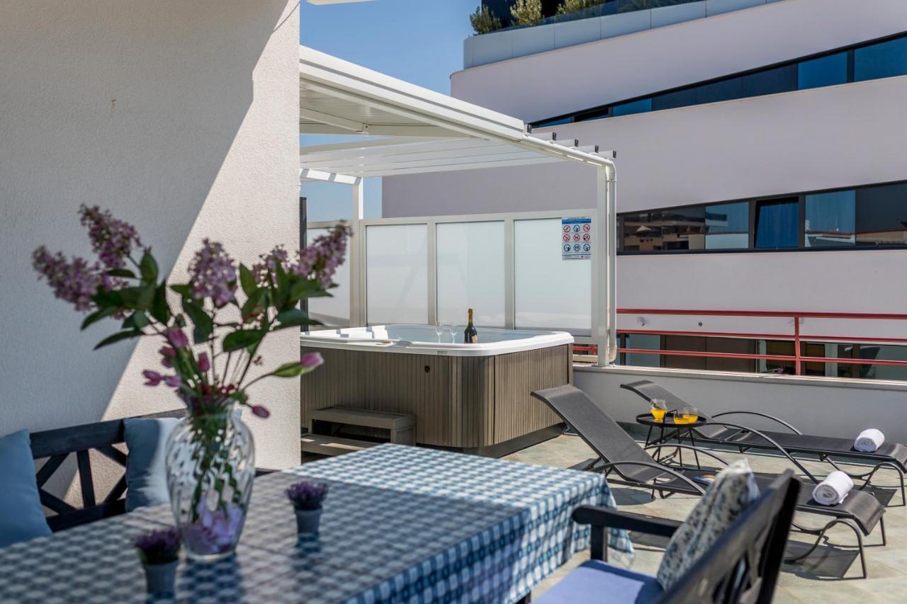 Seaside Penthouse With Hot Tub Sky Living * Split