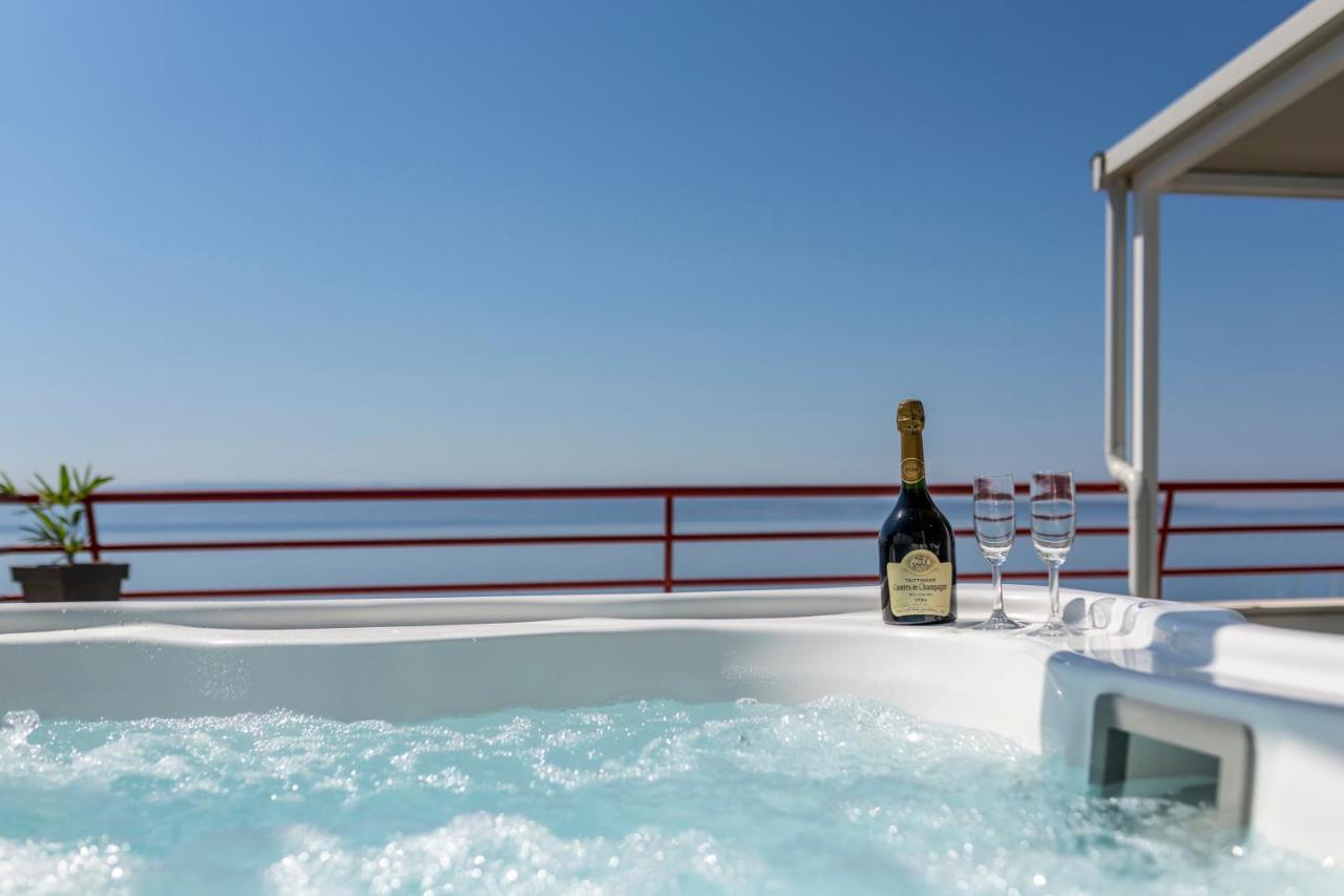 Seaside Penthouse With Hot Tub Sky Living * Split