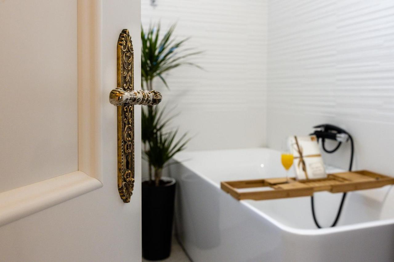 Aurelia Apartment