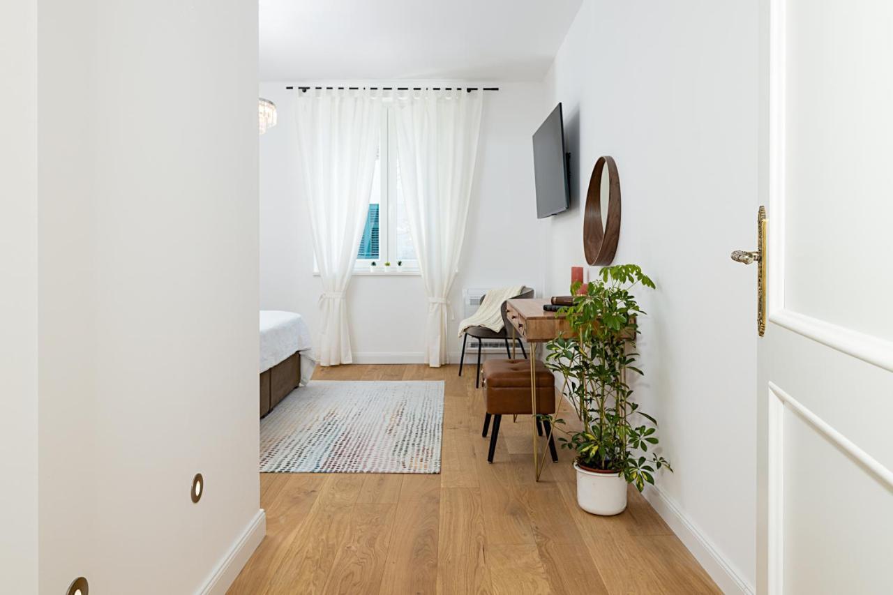 Aurelia Apartment Split