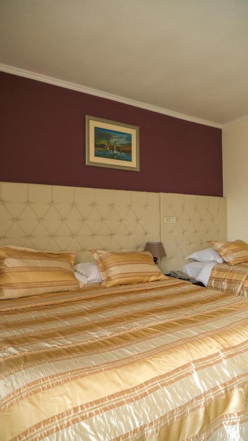 Consul Hotel