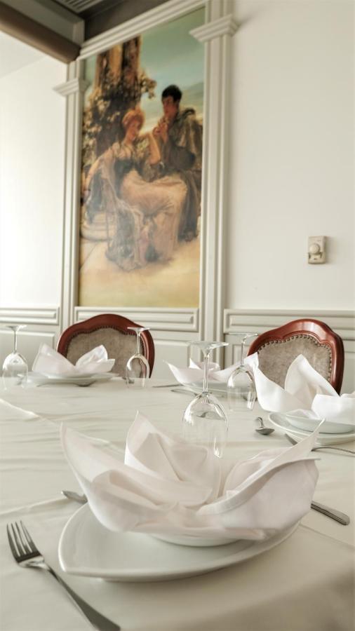 Consul Hotel 3*