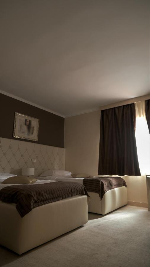 Consul Hotel