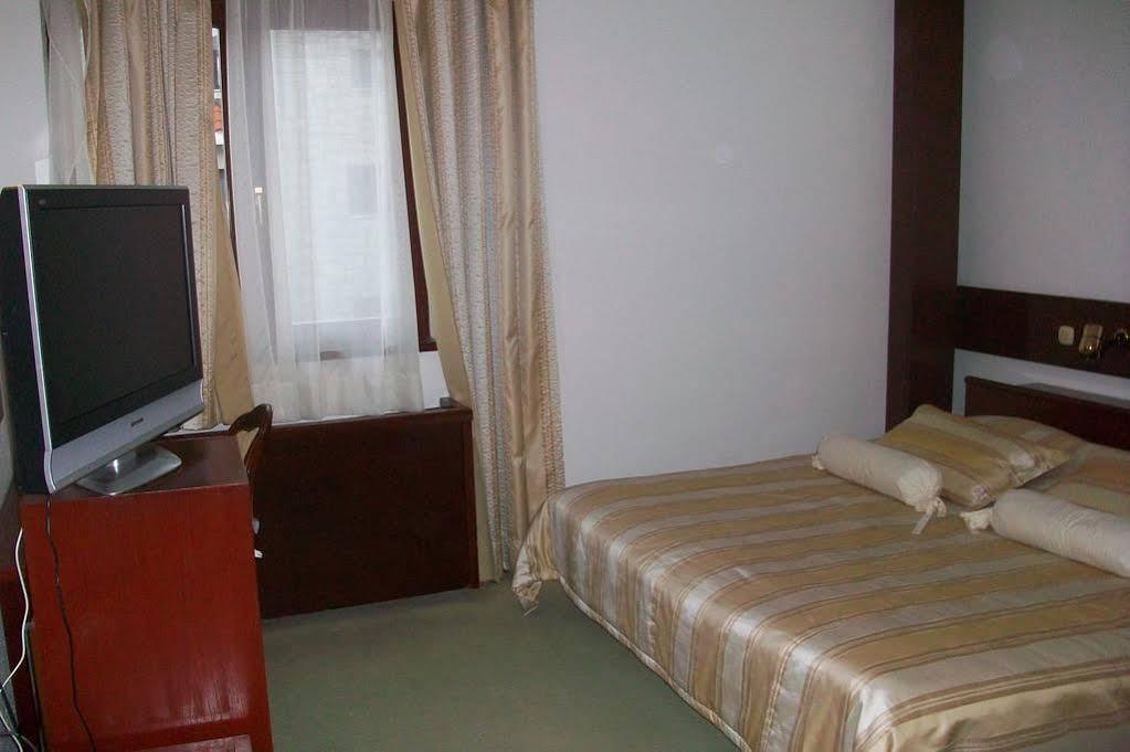 Hotel Consul