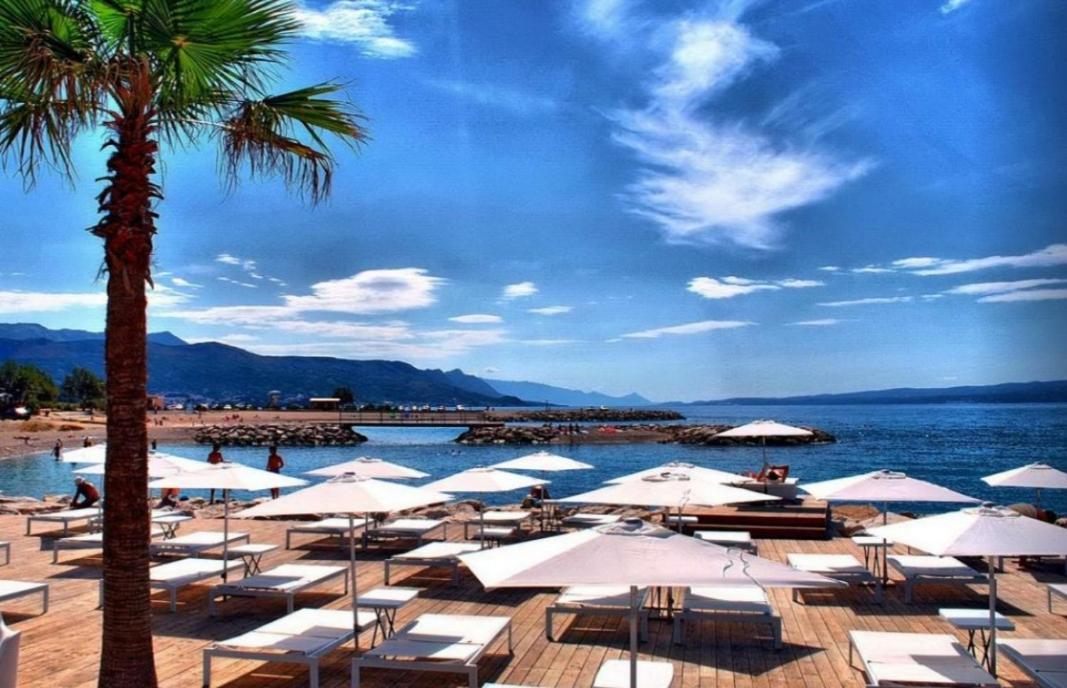 Apartment Lodore Del Mare On The *