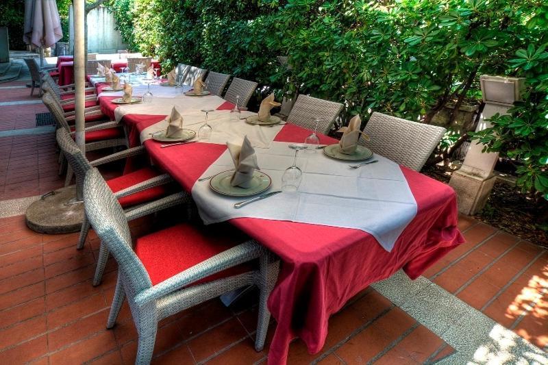 Consul Hotel 3*