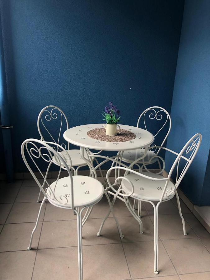 Sandra, With 2 Bathroom, Wi-fi, Private Parking Apartment Split