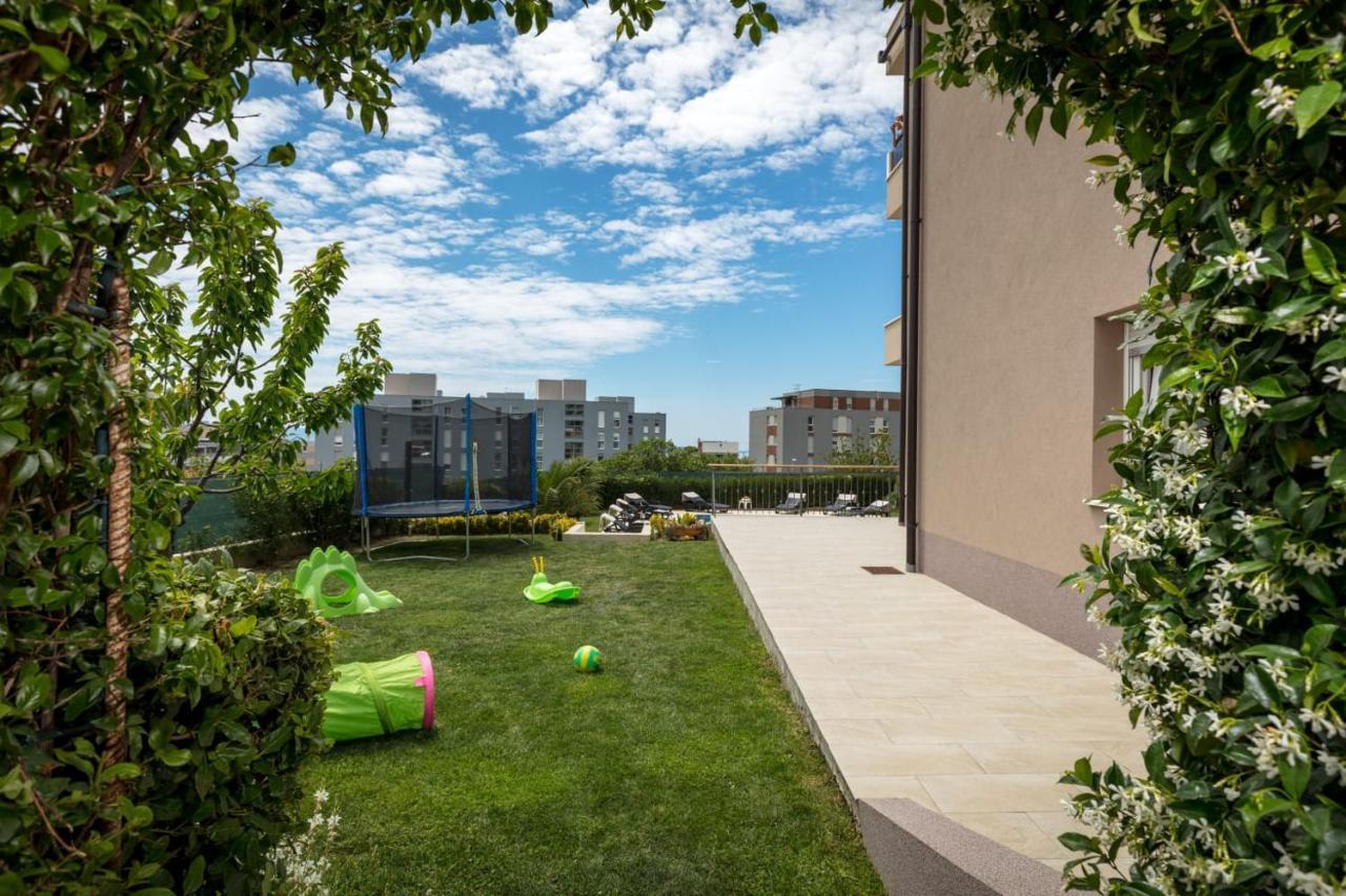 Sunny Garden Adria
