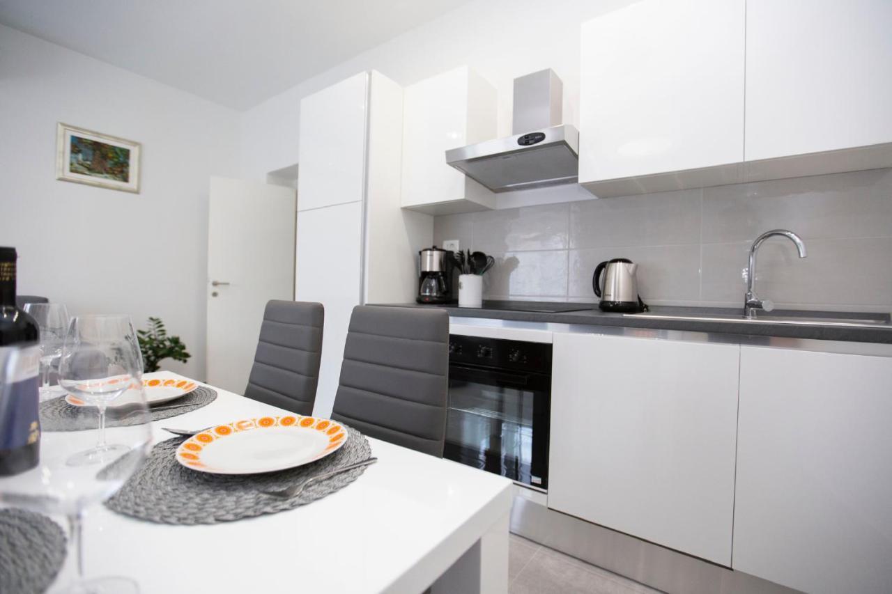 Triple A Apartment *