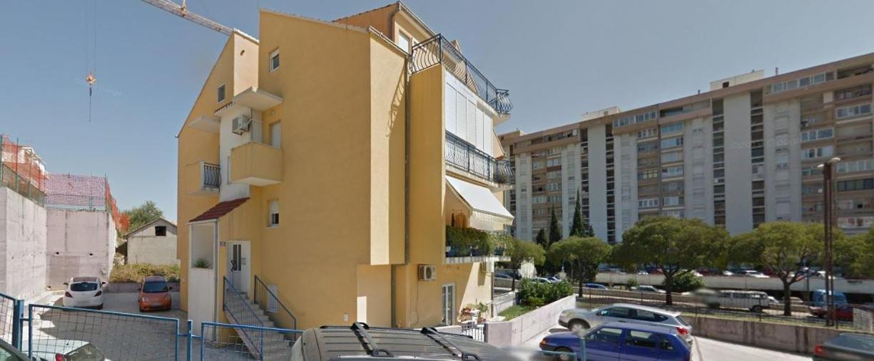 Apartment Ante Split