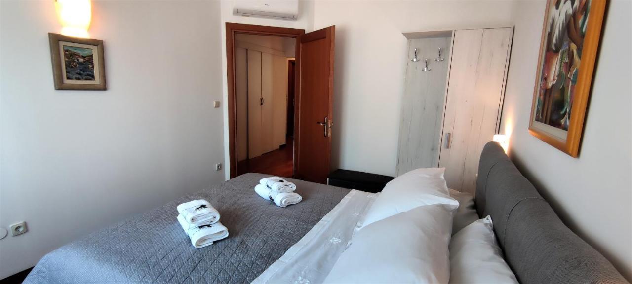 Blue Stella Luxury Apartment