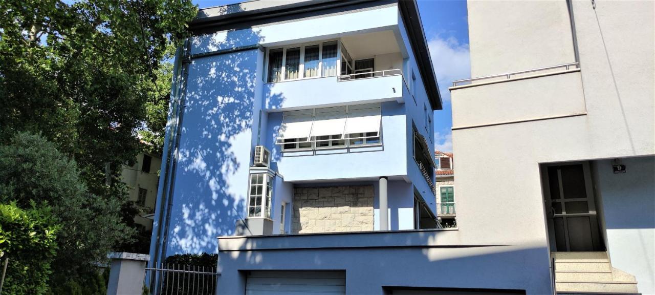 Blue Stella Luxury Split