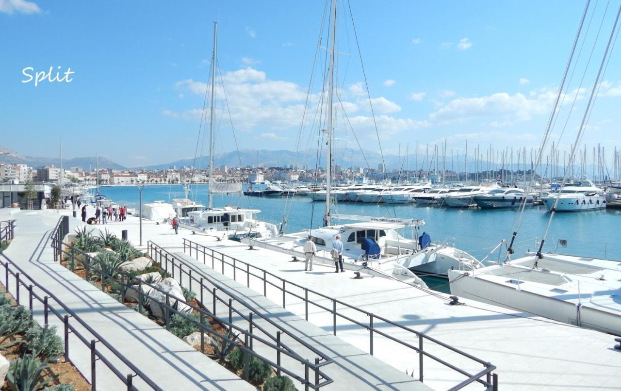 Close To Znjan Beach Spacious Studio With Balcony Apartment Split