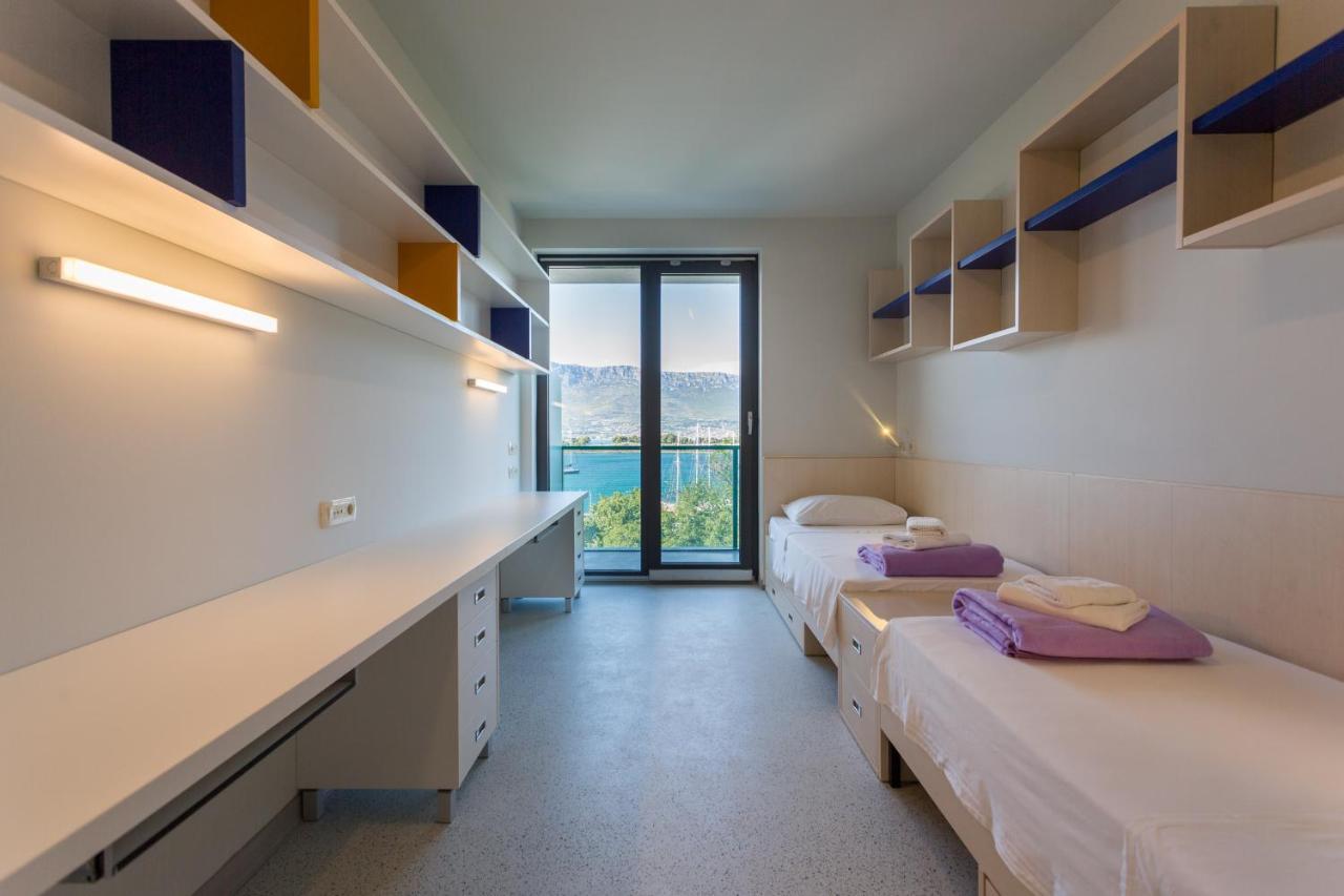 Hostel Bb *