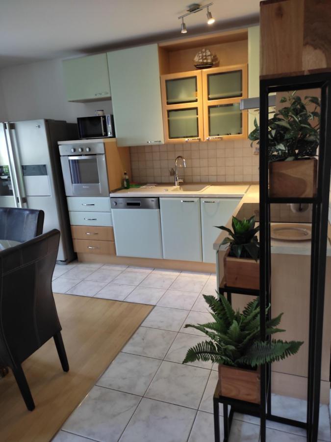 Garden With Private Parking Apartment Split