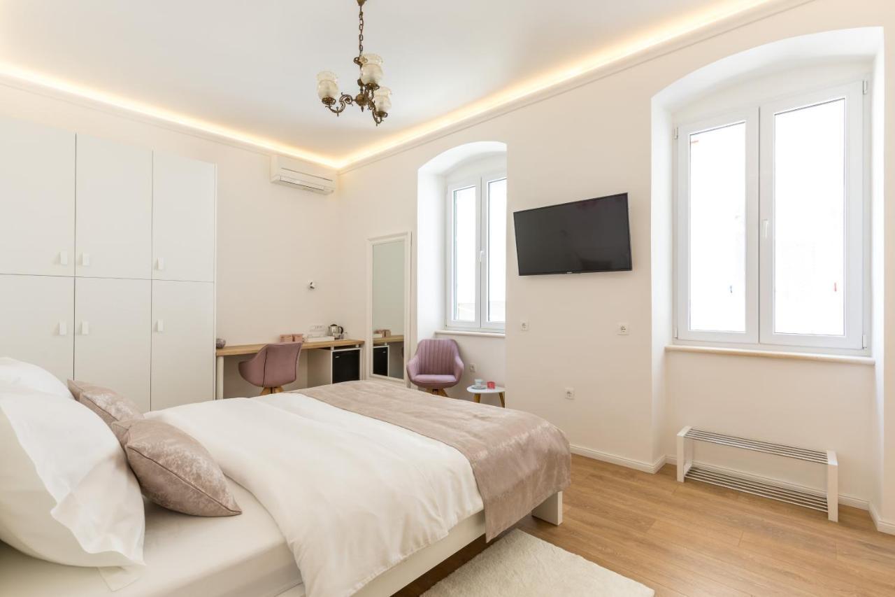 Luxury In The Center Of - Maniva 4*