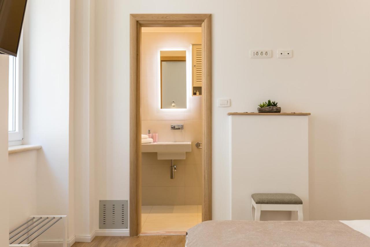 Guest house Luxury In The Center Of - Maniva 4*