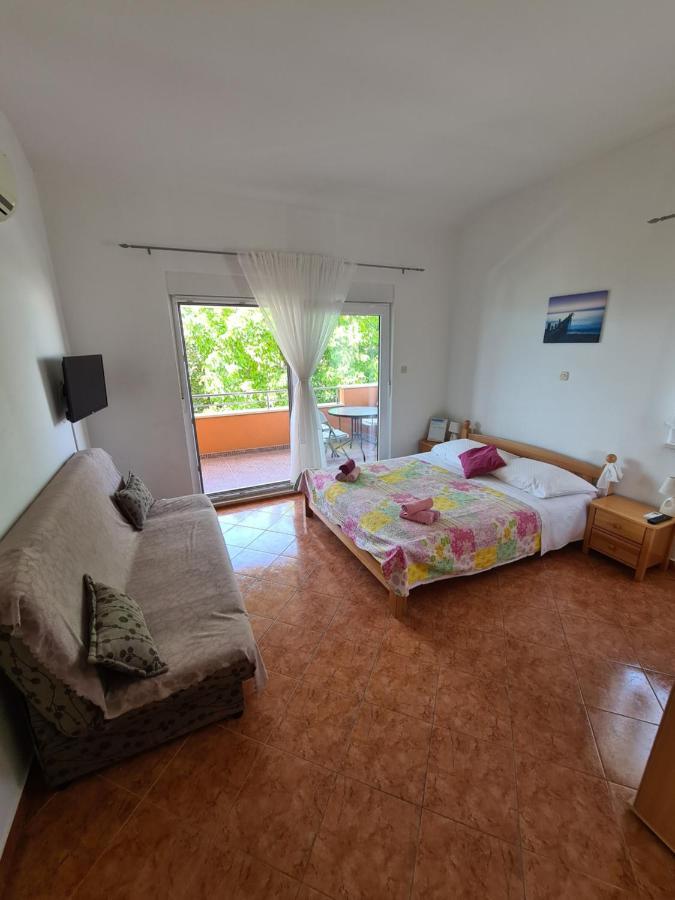 Apartment Ljubo *