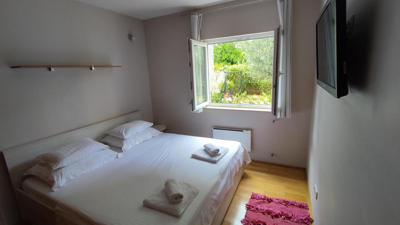 Apartment Garden With Private Parking *
