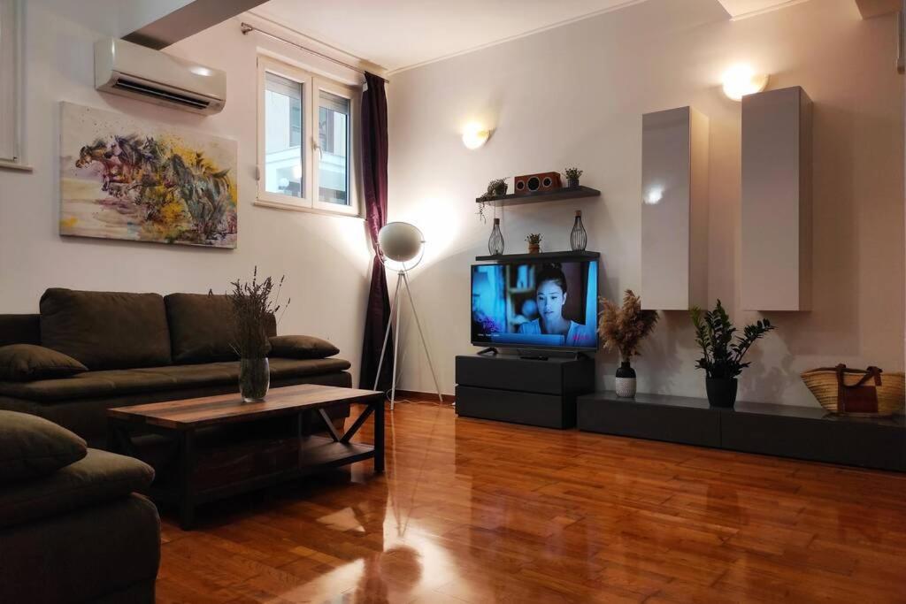 Spacious Near Center And The Apartamento