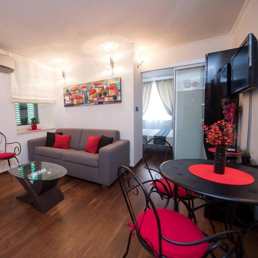 Luxury Xenia Apartment *
