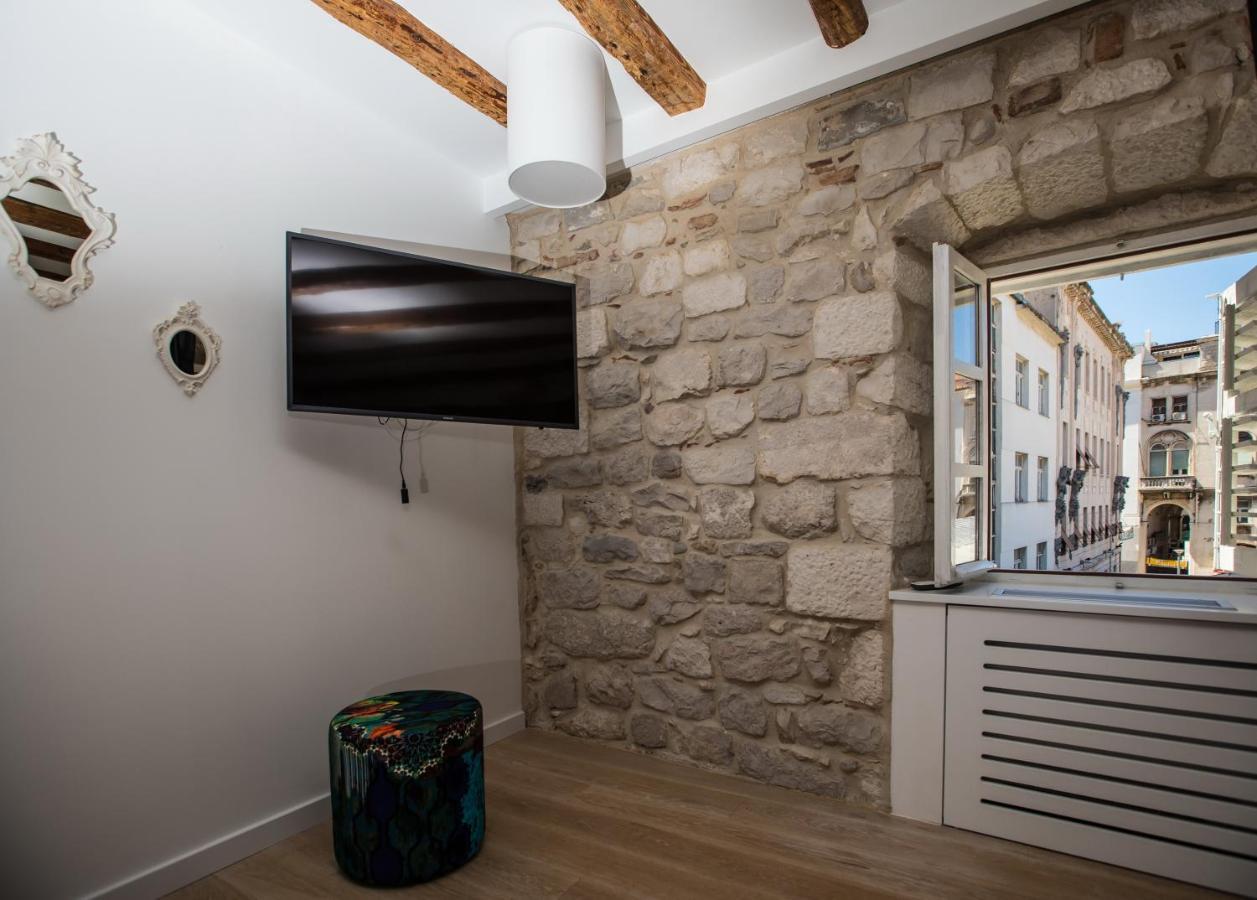 Luxury Split